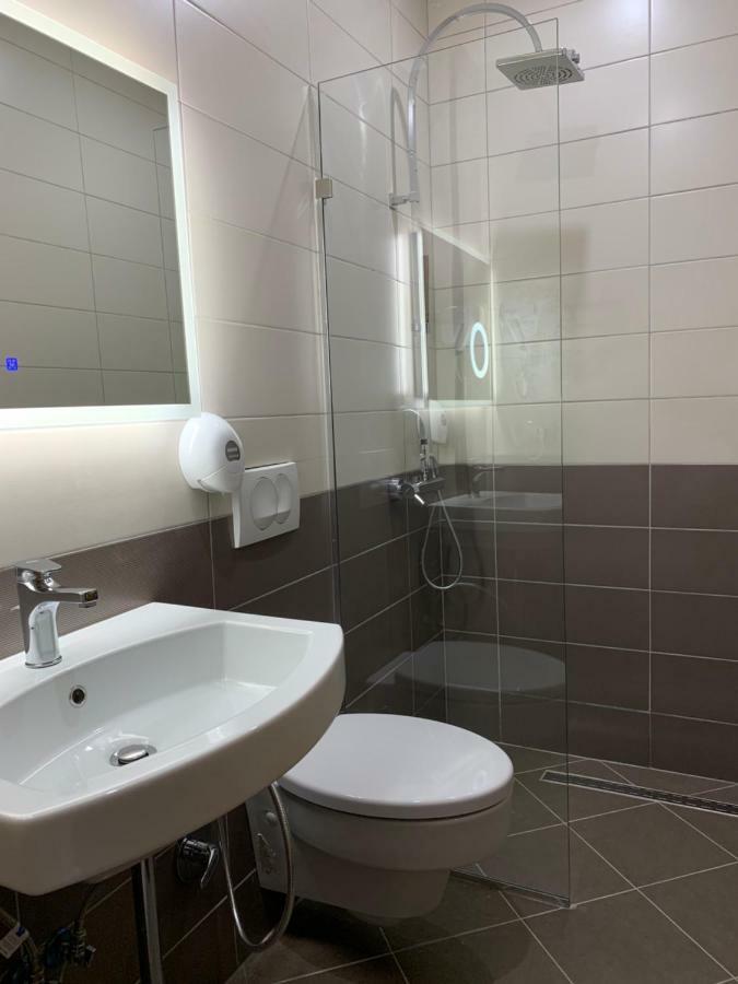 Hotel Lahuta Bajram Curri Eksteriør bilde